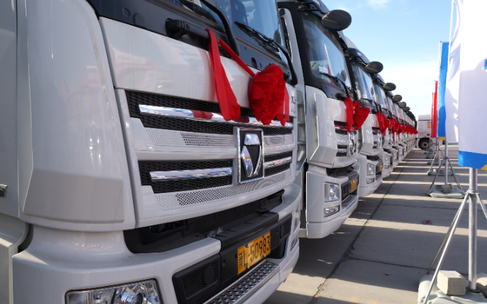 低碳先锋！w88win优德自然气牵引车批量交付西北客户