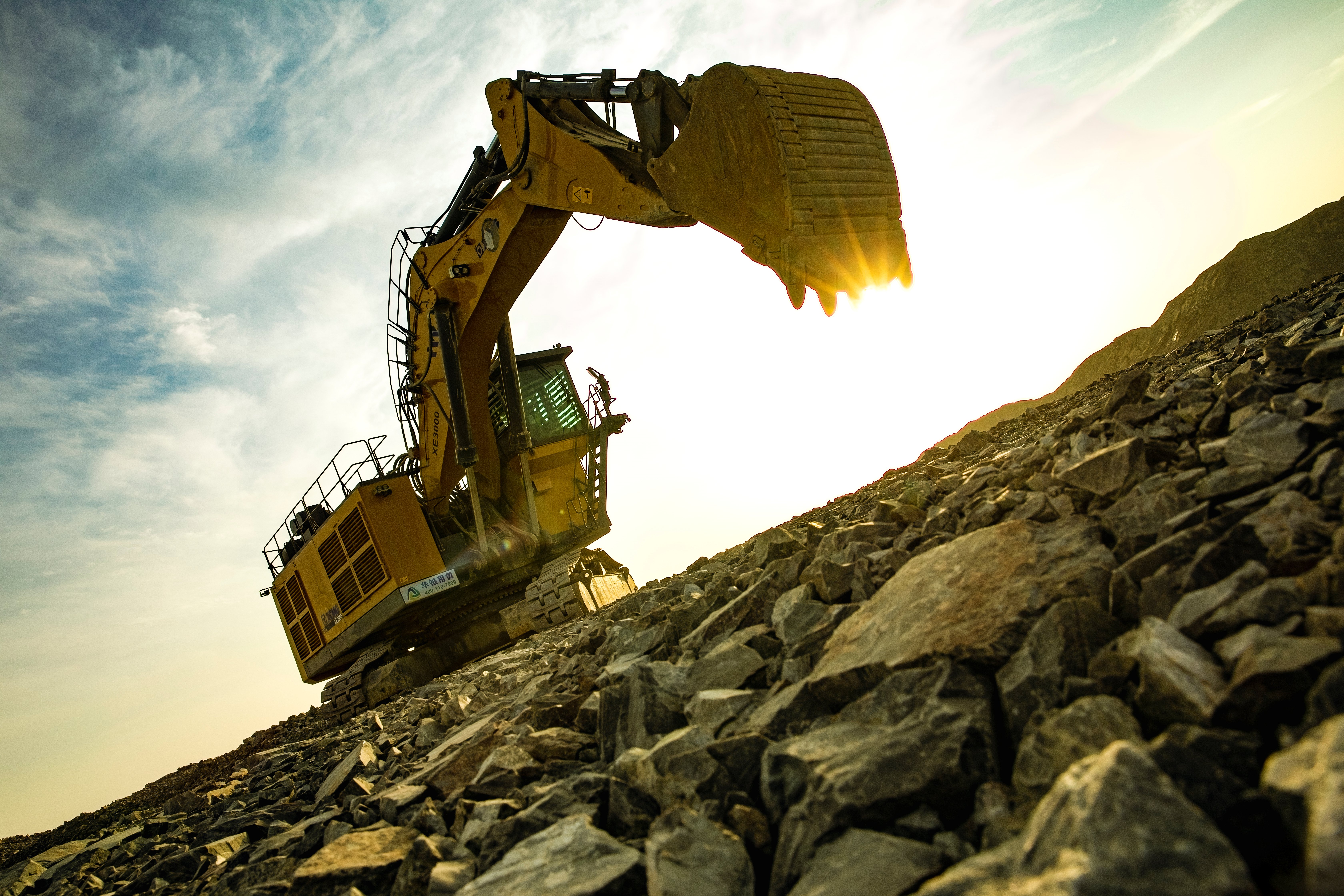 大型露天矿山智选之作，w88win优德XE3000矿用挖掘机