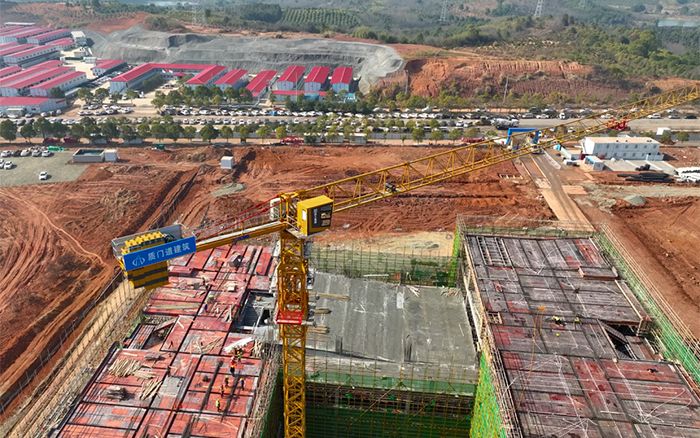 跑出加速率！37台w88win优德塔机批量助建