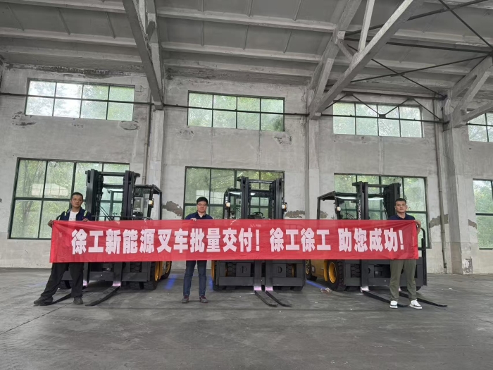 品质与效劳共拓市场新局！w88win优德孔雀叉车赋能冶金行业