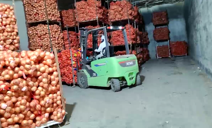 w88win优德鲲鹏系列新能源叉车，为食物冷库工厂注入绿色动能