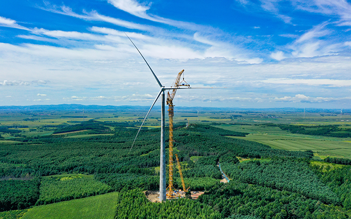 全球最高最大风电动臂塔机，首秀告捷！