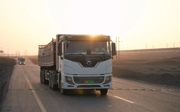 硬核动能，w88win优德新能源重卡不惧每一条难走的路