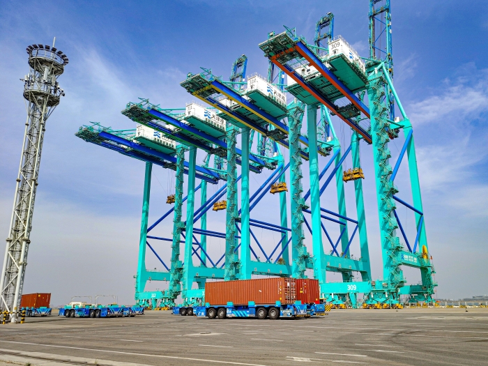 百台集群，百万箱量！w88win优德AGV打造智慧口岸“中国标杆”