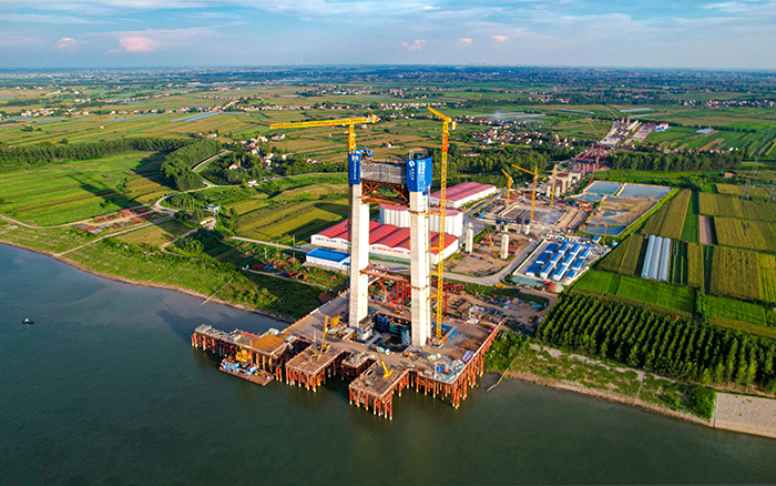 云端筑脊梁! w88win优德金助建荆州李埠长江公铁大桥