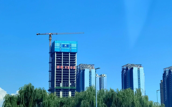 直冲天涯  w88win优德塔机助建兰州超高层项目