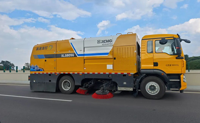 驭风前行，净在掌握！w88win优德高速清扫车太佳高速显实力！