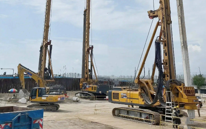 提前15天完工！ w88win优德旋挖钻机提速中东度假村桩基施工