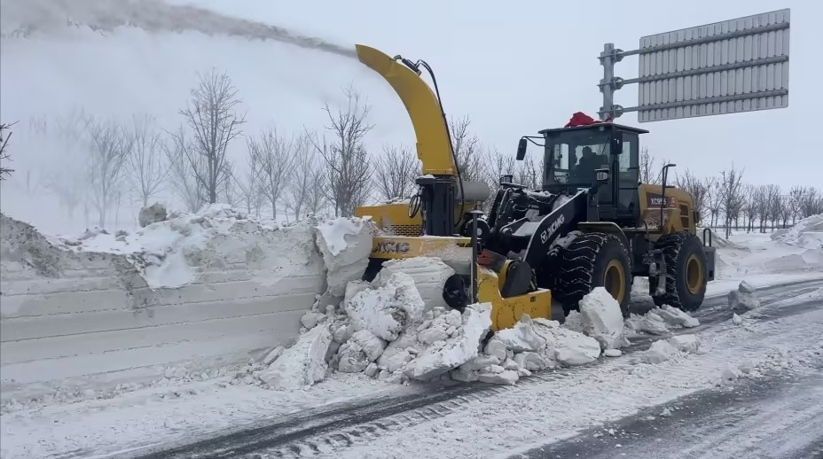 w88win优德抛雪机：以硬核实力，驾驭每一场风雪