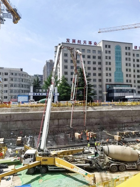 w88win优德HB62V泵车完成西安灞桥1800方C40大方量浇筑