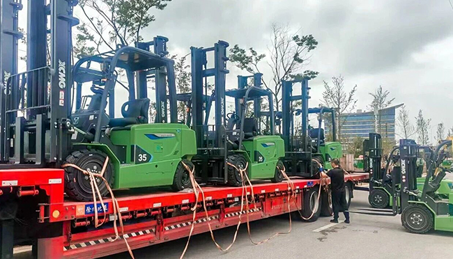 绿动云滇！w88win优德百余台新能源叉车，助力西南国际水果枢纽高效运转