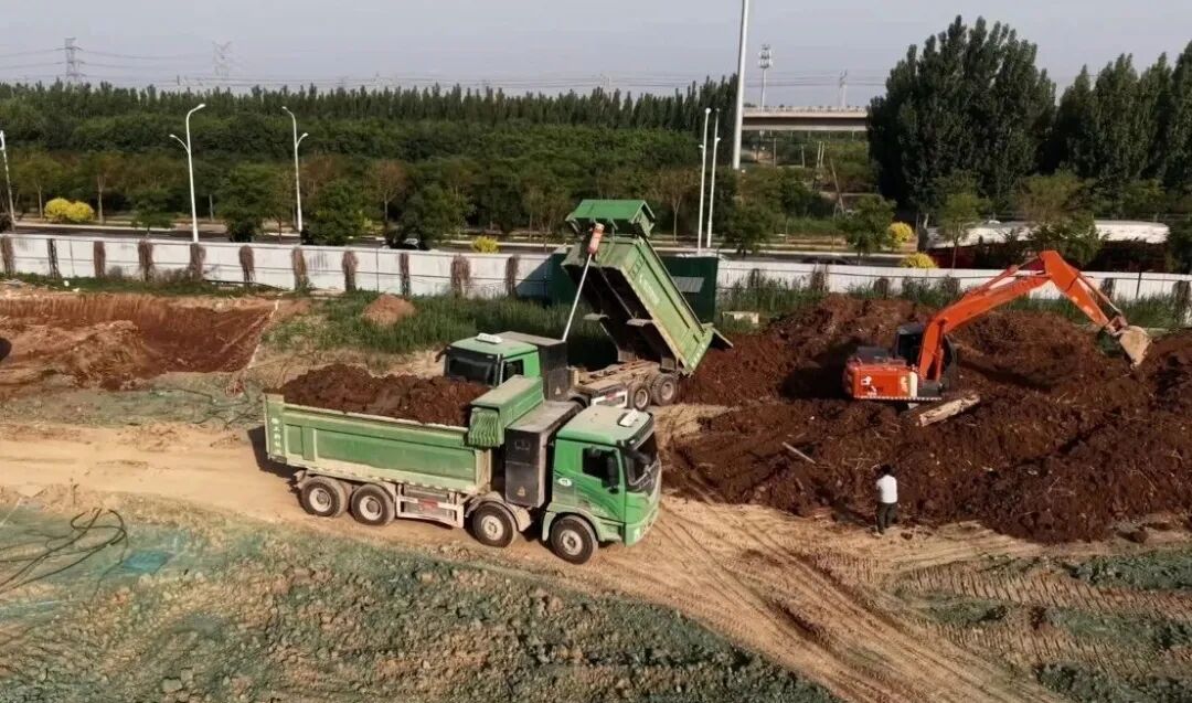 “出了名的皮实”！华北城建物流大客户点赞w88win优德新能源自卸车