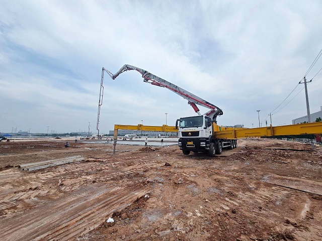 w88win优德HB72V泵车助力零跑汽车配套厂房建设
